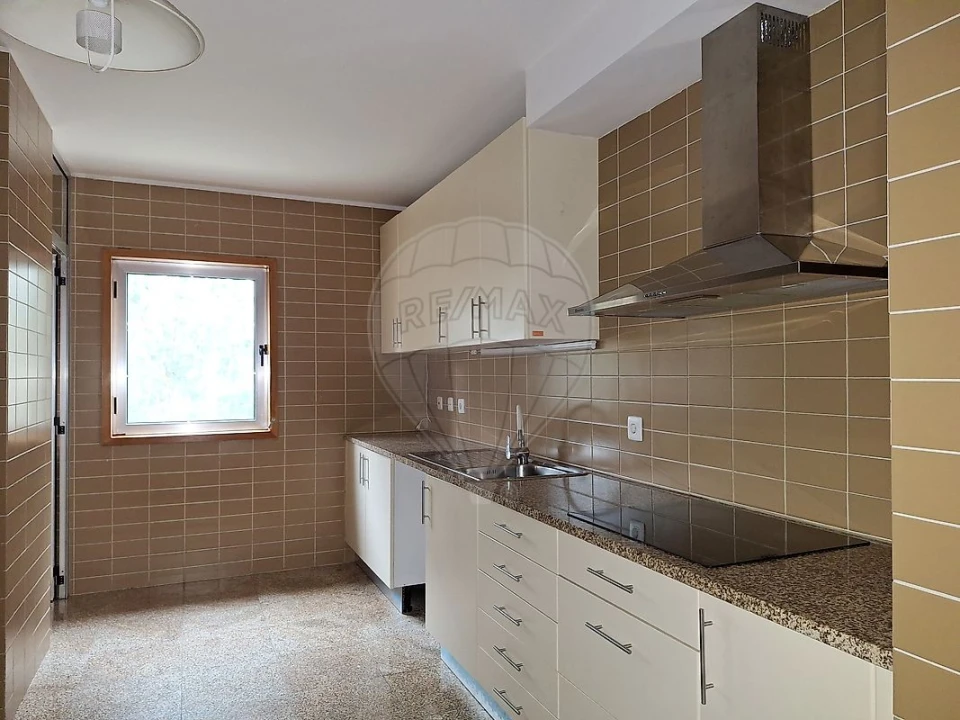 Apartamento T3 para Venda em Moreira Foto 7