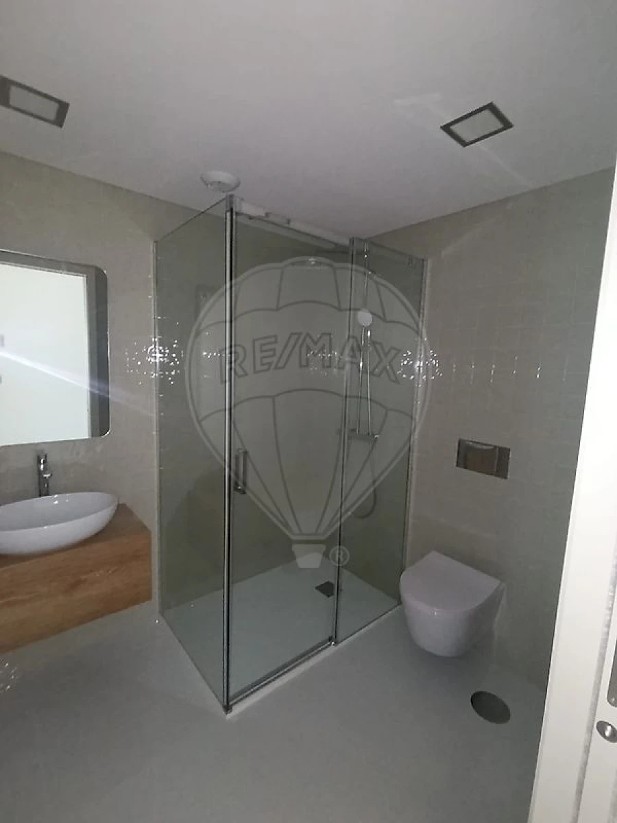 Apartamento T1 para Arrendamento em Santa Clara e Castelo Viegas Foto 10