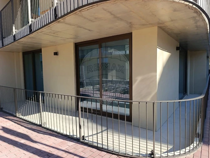 Apartamento T1 para Arrendamento em Santa Clara e Castelo Viegas Foto 11