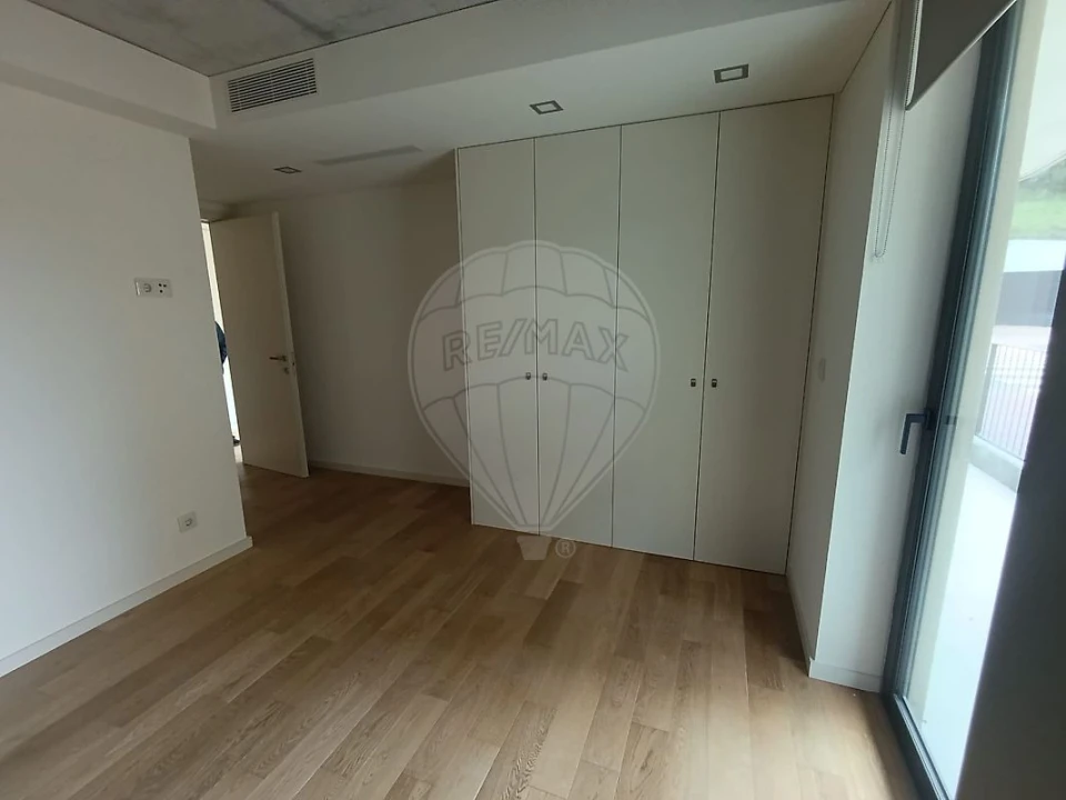 Apartamento T1 para Arrendamento em Santa Clara e Castelo Viegas Foto 8