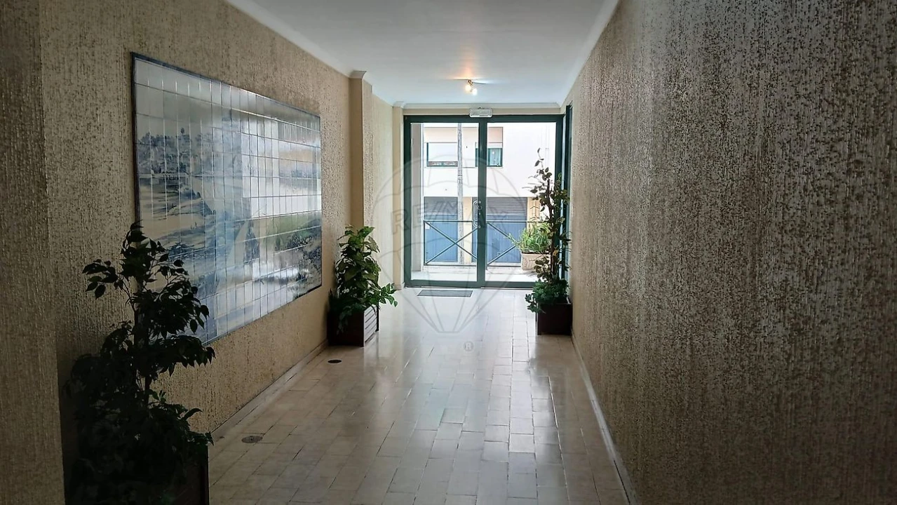 Apartamento T1 para Arrendamento em Eiras e São Paulo de Frades Foto 20