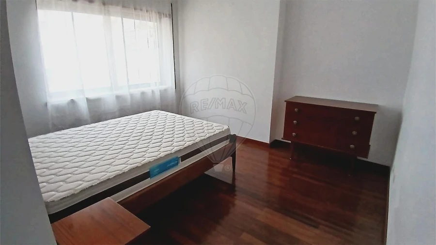 Apartamento T1 para Arrendamento em Eiras e São Paulo de Frades Foto 12