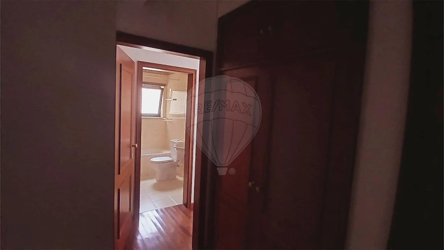 Apartamento T1 para Arrendamento em Eiras e São Paulo de Frades Foto 8