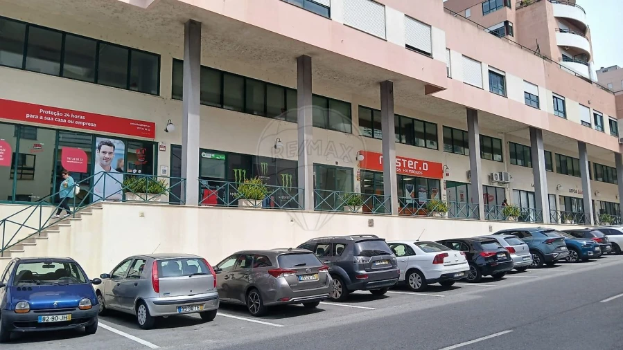 Apartamento T1 para Arrendamento em Eiras e São Paulo de Frades Foto 23