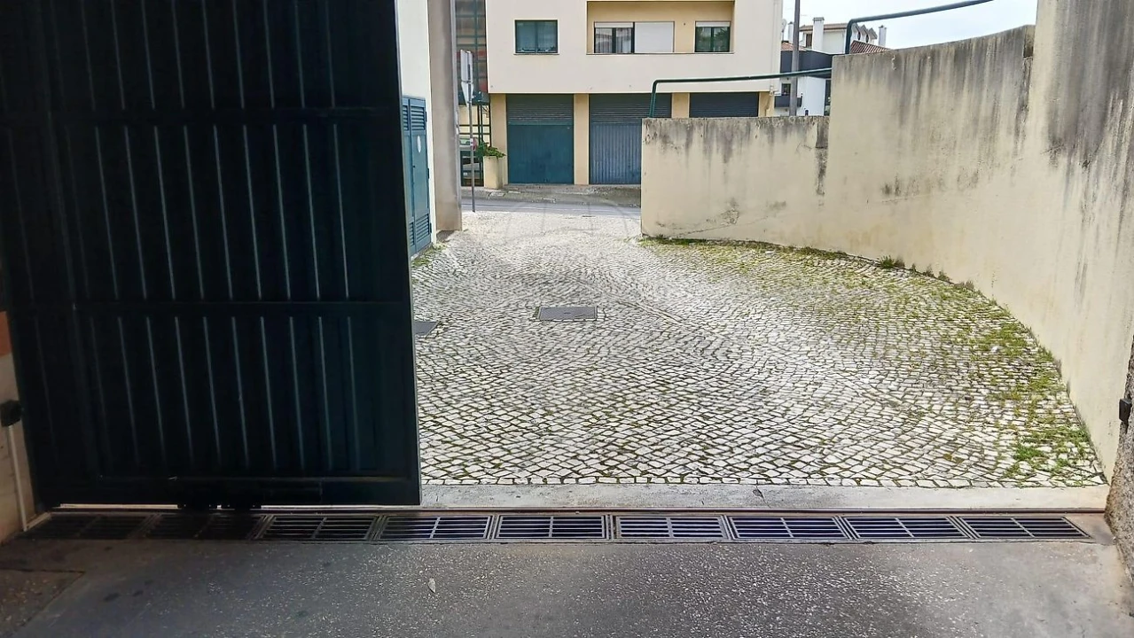 Apartamento T1 para Arrendamento em Eiras e São Paulo de Frades Foto 18
