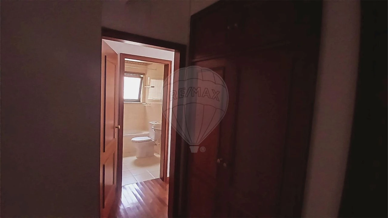 Apartamento T1 para Arrendamento em Eiras e São Paulo de Frades Foto 8