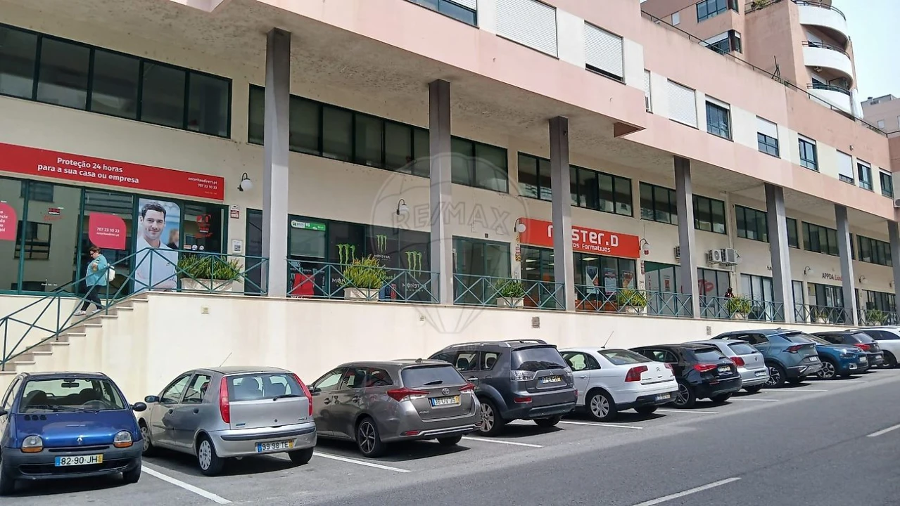 Apartamento T1 para Arrendamento em Eiras e São Paulo de Frades Foto 23