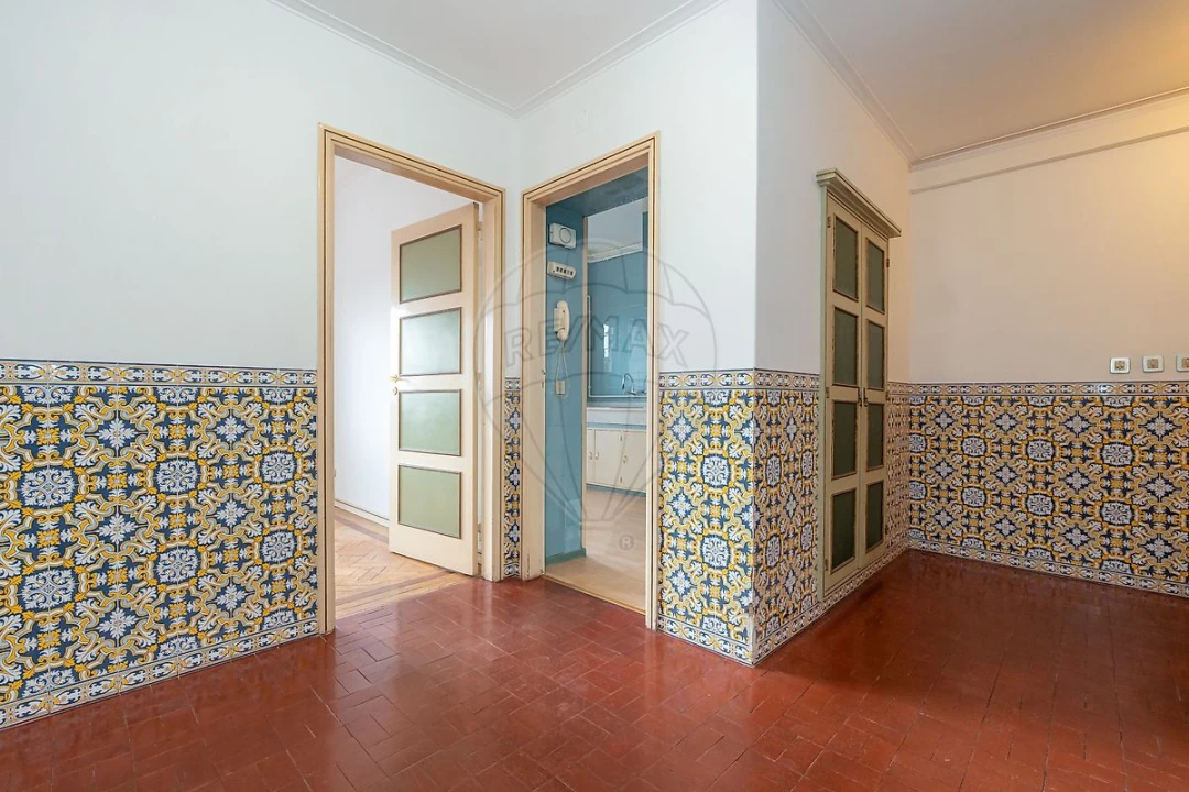 Apartamento T3 para Arrendamento em Santo Antonio dos Olivais Foto 8