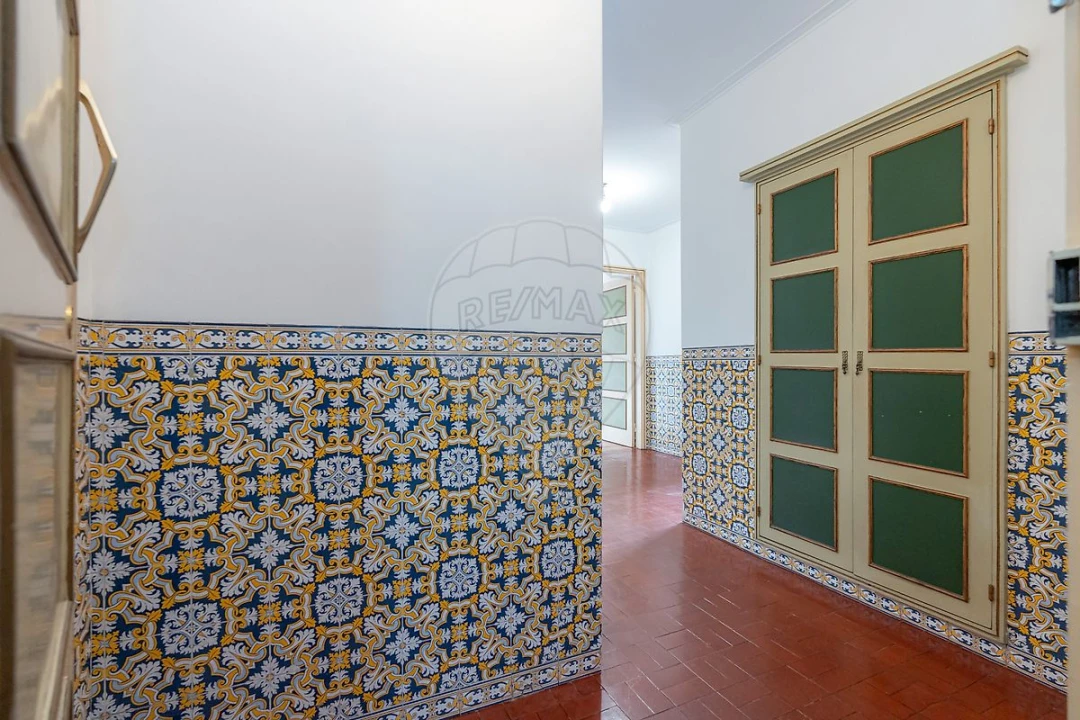 Apartamento T3 para Arrendamento em Santo Antonio dos Olivais Foto 7