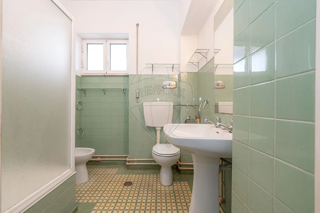 Apartamento T3 para Arrendamento em Santo Antonio dos Olivais Foto 20