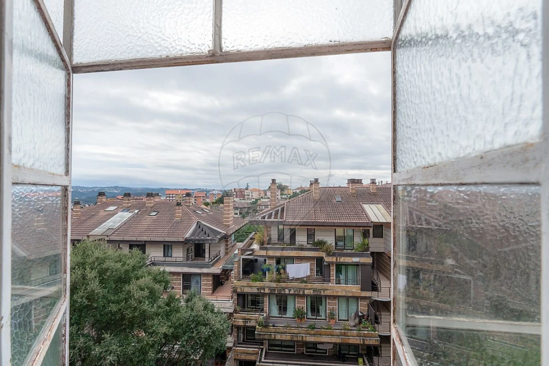 Apartamento T3 para Arrendamento em Santo Antonio dos Olivais Foto 47