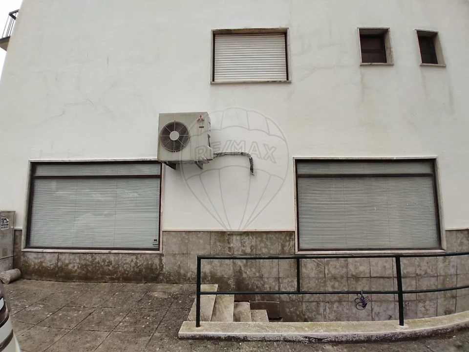 Loja para Venda em Rio de Mouro Foto 3