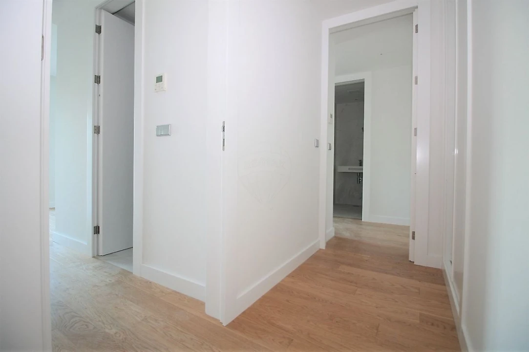 Apartamento T3 para Venda em Lordelo do Ouro e Massarelos Foto 8