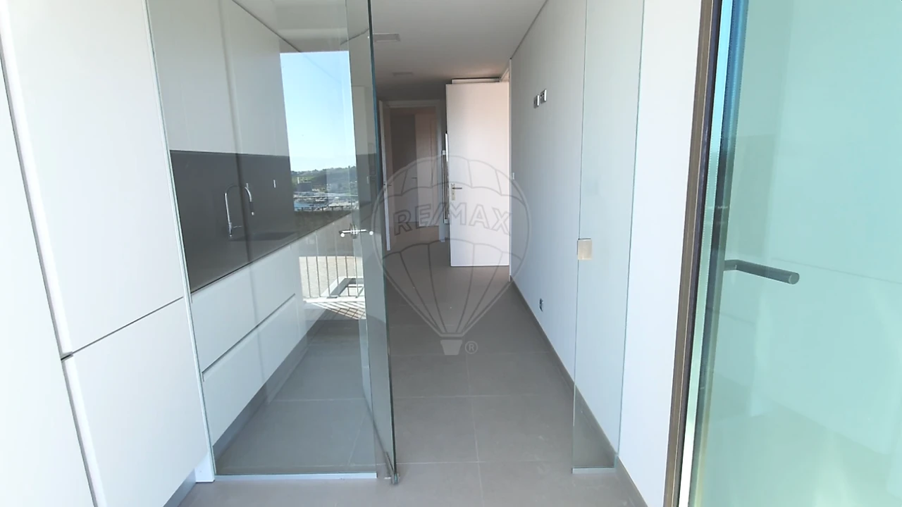 Apartamento T3 para Venda em Lordelo do Ouro e Massarelos Foto 1