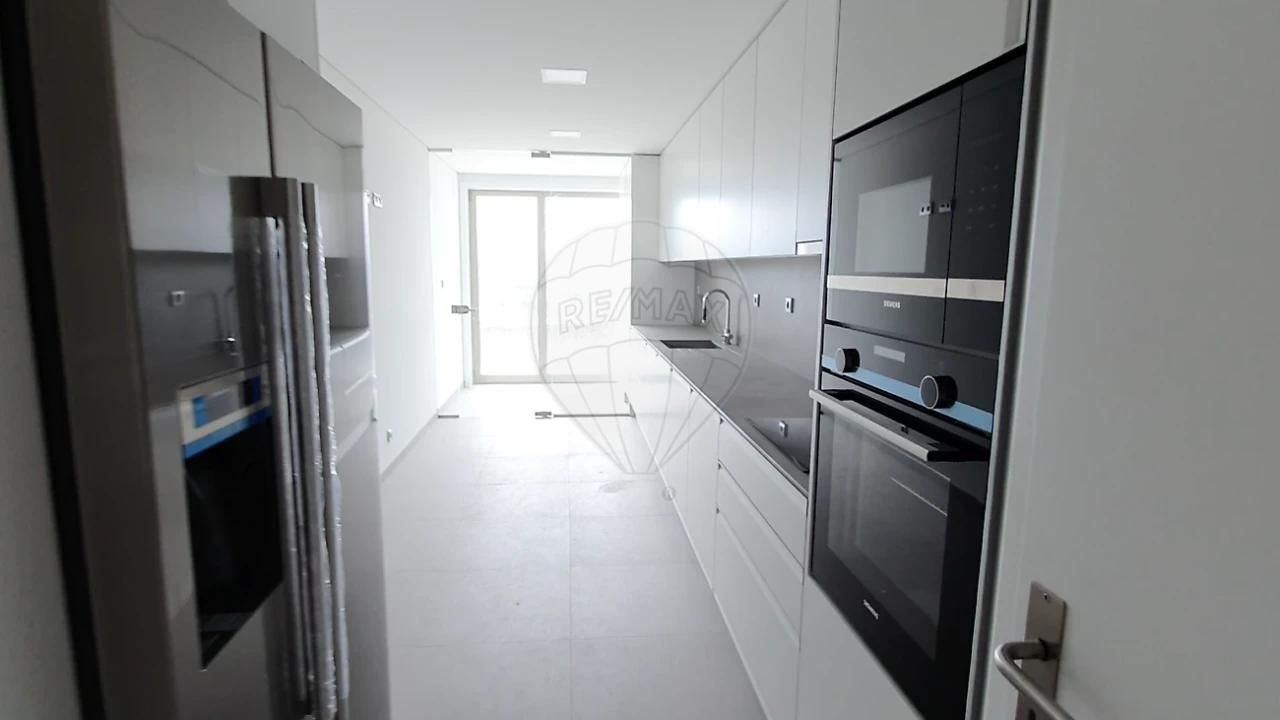 Apartamento T3 para Venda em Lordelo do Ouro e Massarelos Foto 17