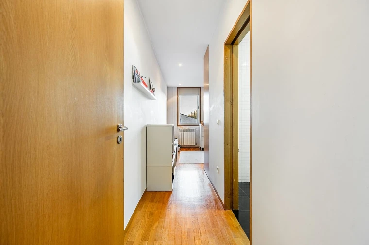 Moradia T4 para Arrendamento em Gulpilhares e Valadares Foto 24