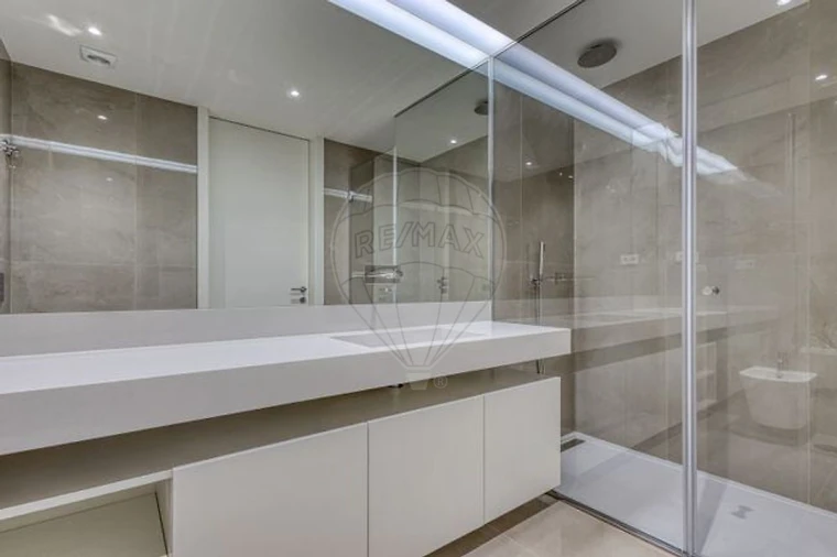 Apartamento T1 para Venda em Madalena Foto 6