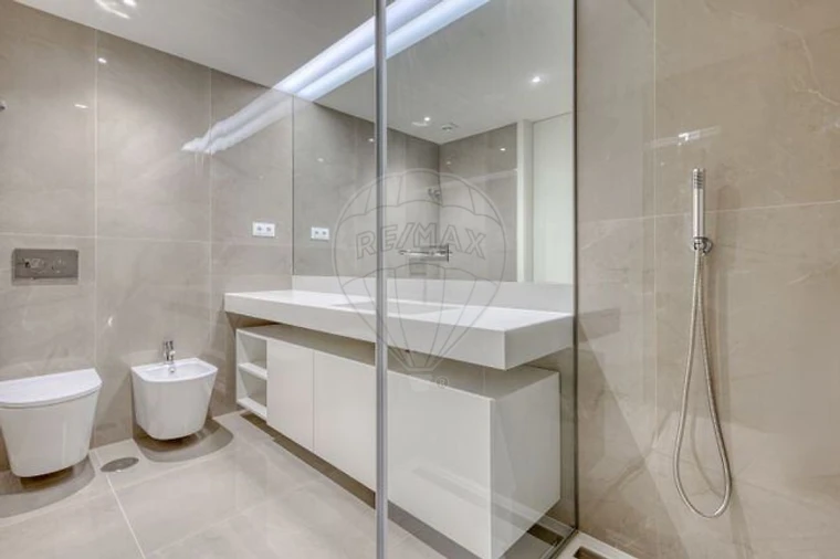 Apartamento T1 para Venda em Madalena Foto 5