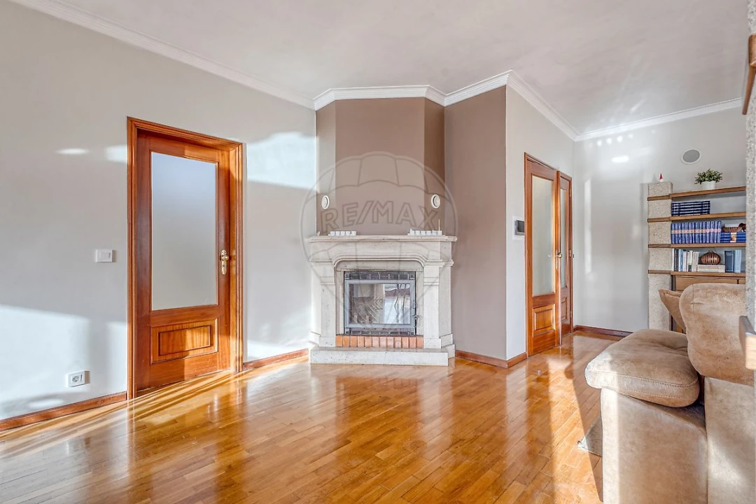 Apartamento T3 para Venda em Canelas Foto 4