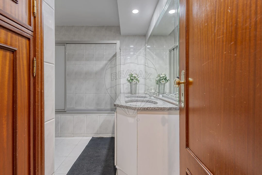 Apartamento T3 para Venda em Canelas Foto 27