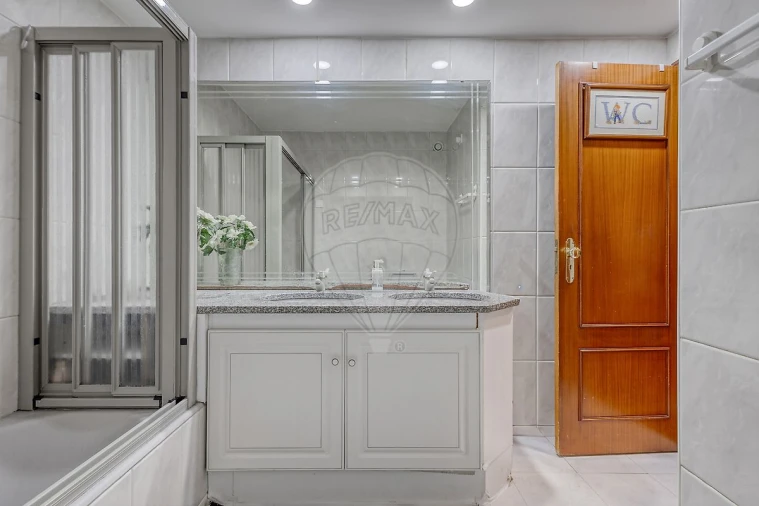 Apartamento T3 para Venda em Canelas Foto 26