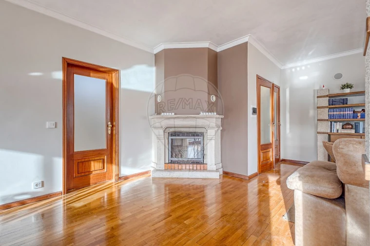 Apartamento T3 para Venda em Canelas Foto 4