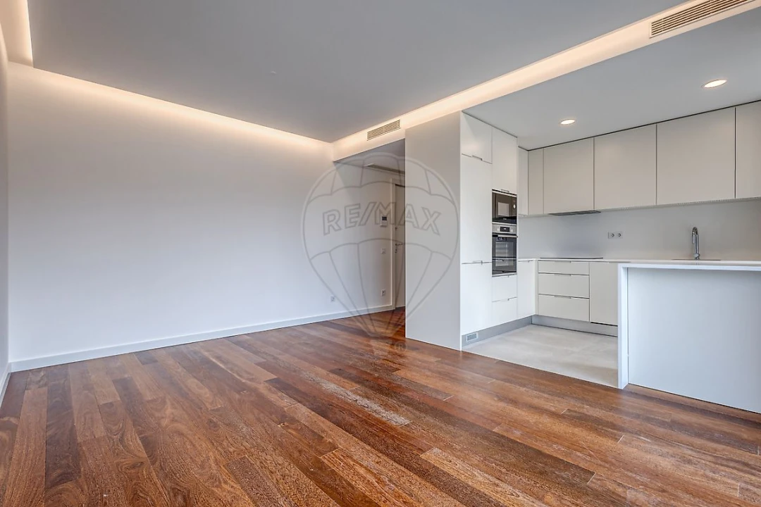Apartamento T1 para Arrendamento em Ramalde Foto 12