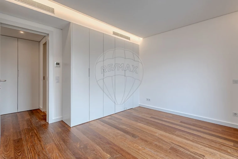 Apartamento T1 para Arrendamento em Ramalde Foto 17