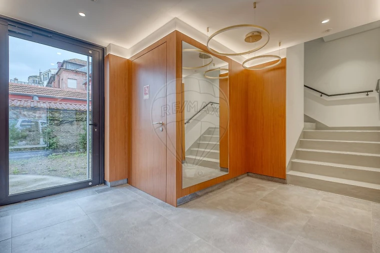 Apartamento T1 para Arrendamento em Ramalde Foto 5