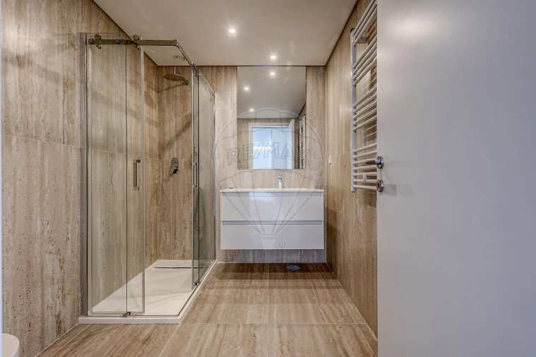 Apartamento T1 para Arrendamento em Ramalde Foto 14
