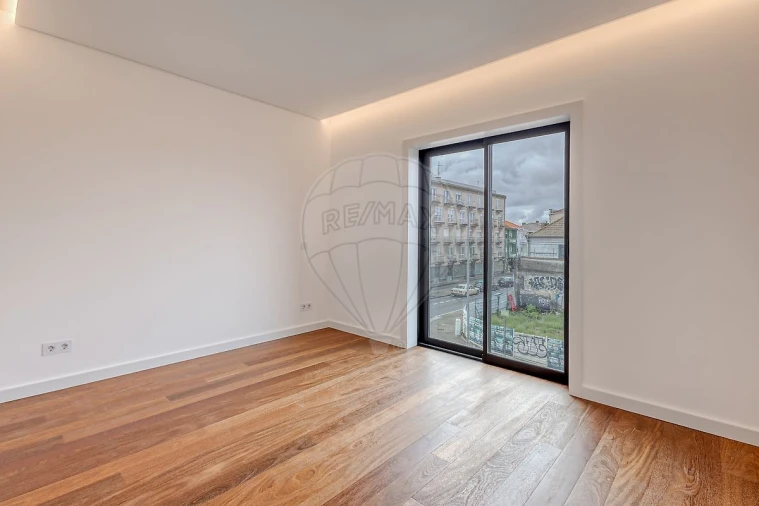Apartamento T1 para Arrendamento em Ramalde Foto 18