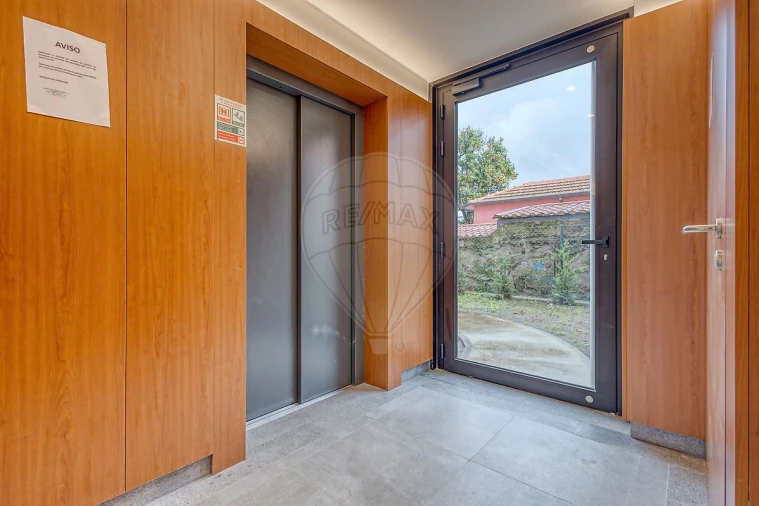 Apartamento T1 para Arrendamento em Ramalde Foto 3