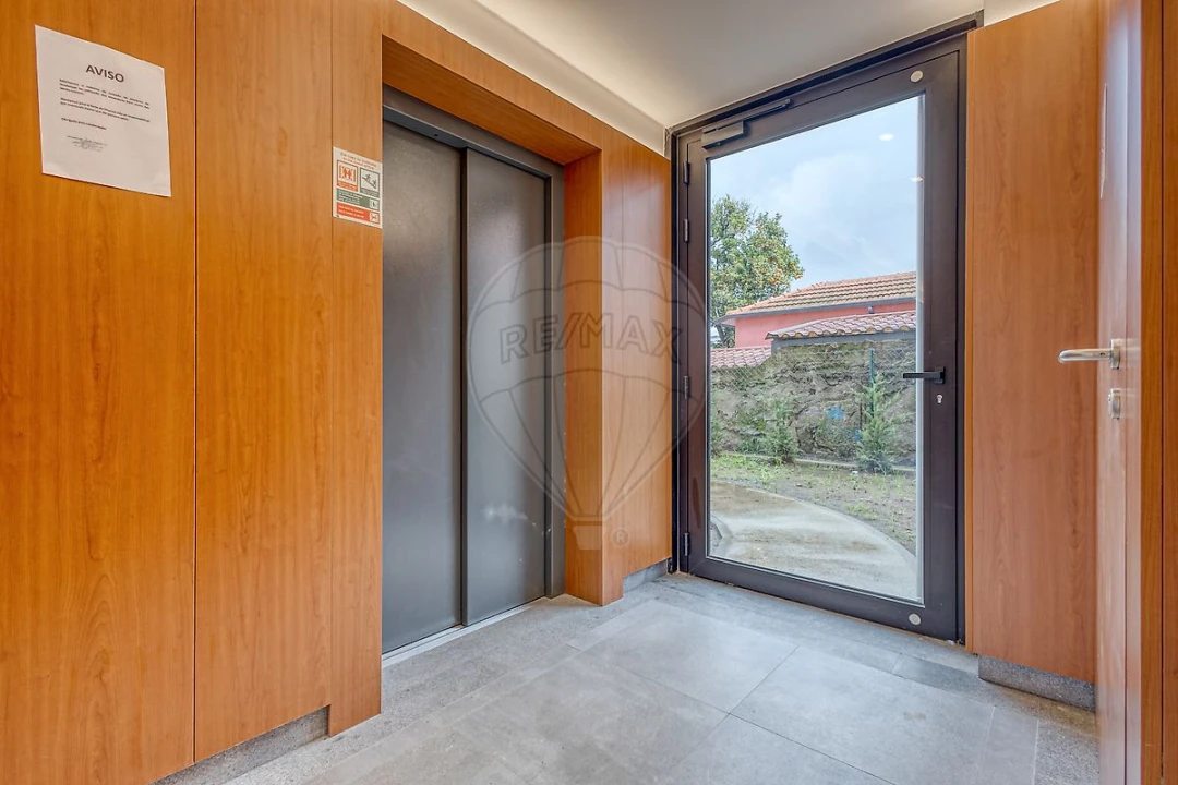 Apartamento T1 para Arrendamento em Ramalde Foto 3