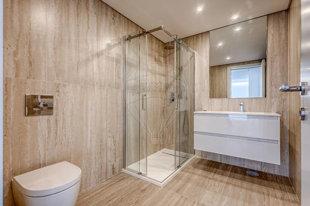 Apartamento T1 para Arrendamento em Ramalde Foto 15