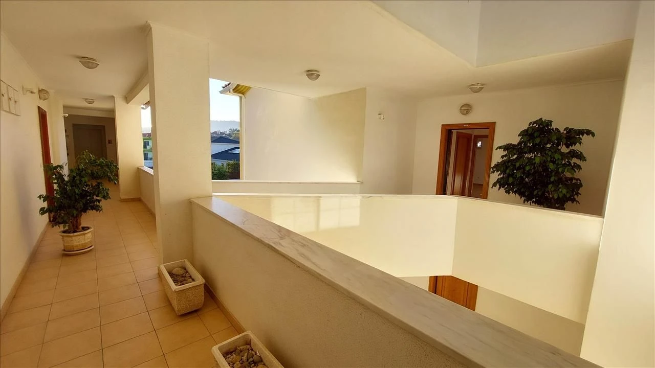 Apartamento T3 para Venda em Agualva e Mira-Sintra Foto 32