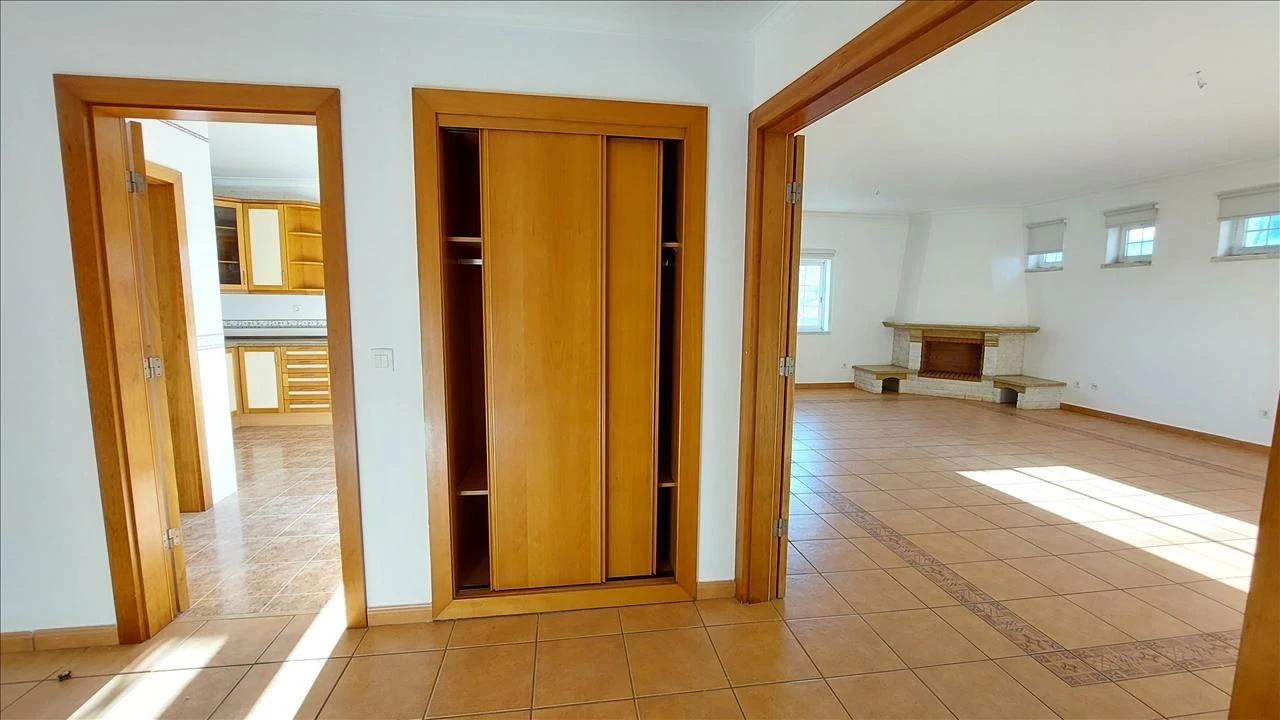 Apartamento T3 para Venda em Agualva e Mira-Sintra Foto 7