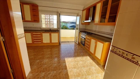Apartamento T3 para Venda em Agualva e Mira-Sintra