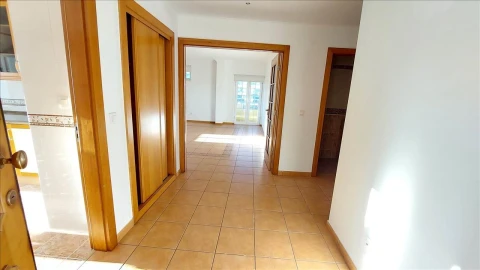 Apartamento T3 para Venda em Agualva e Mira-Sintra