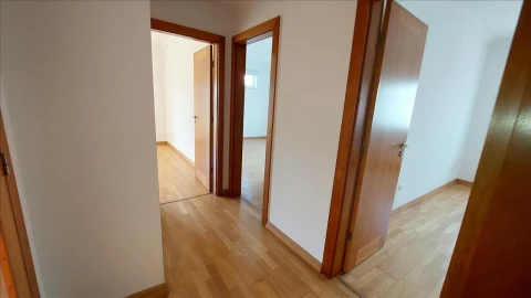 Apartamento T3 para Venda em Agualva e Mira-Sintra
