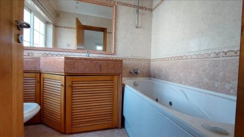 Apartamento T3 para Venda em Agualva e Mira-Sintra