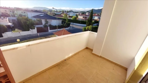 Apartamento T3 para Venda em Agualva e Mira-Sintra
