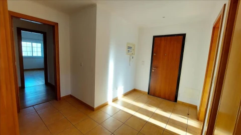 Apartamento T3 para Venda em Agualva e Mira-Sintra