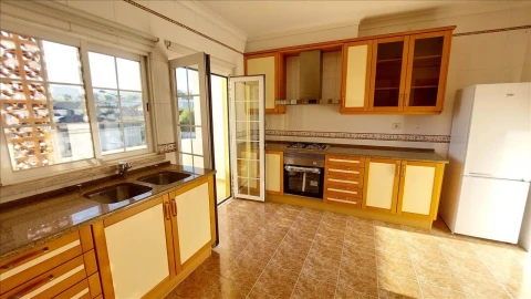 Apartamento T3 para Venda em Agualva e Mira-Sintra