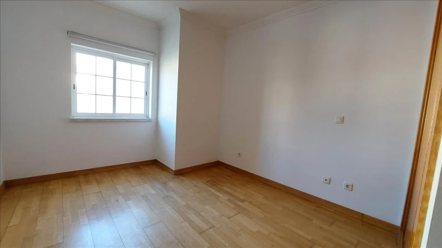 Apartamento T3 para Venda em Agualva e Mira-Sintra Foto 14