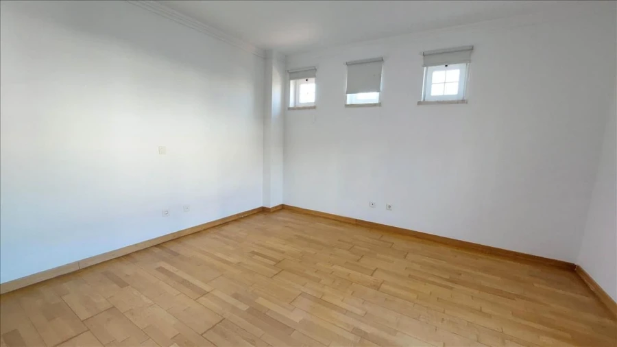 Apartamento T3 para Venda em Agualva e Mira-Sintra Foto 21