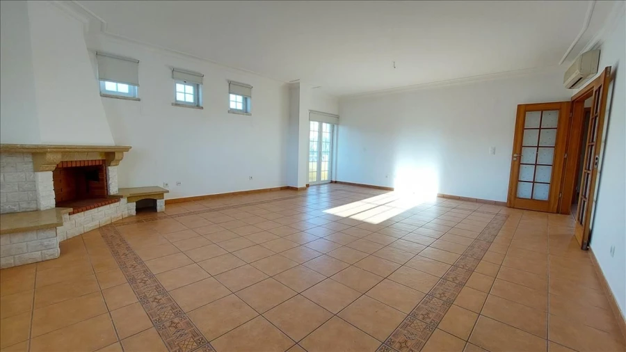 Apartamento T3 para Venda em Agualva e Mira-Sintra Foto 5