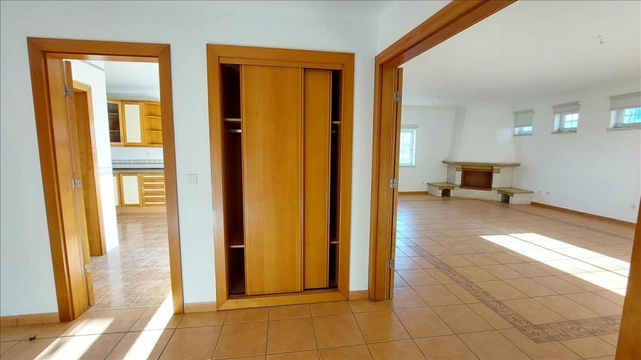 Apartamento T3 para Venda em Agualva e Mira-Sintra Foto 7