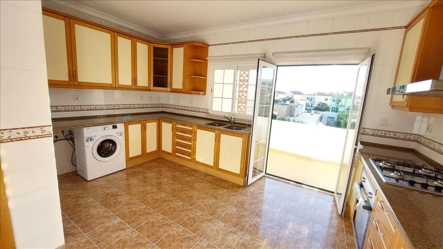 Apartamento T3 para Venda em Agualva e Mira-Sintra Foto 9