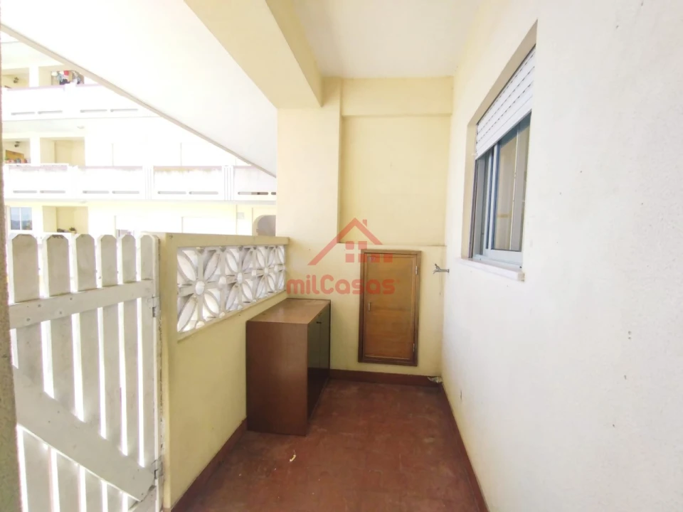 Apartamento T2 para Arrendamento em Santa Maria, São Pedro e Matacães Foto 13