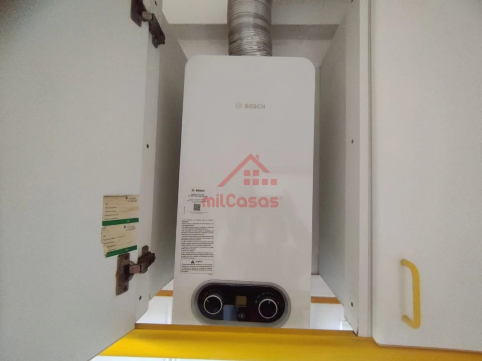 Apartamento T2 para Arrendamento em Santa Maria, São Pedro e Matacães Foto 6